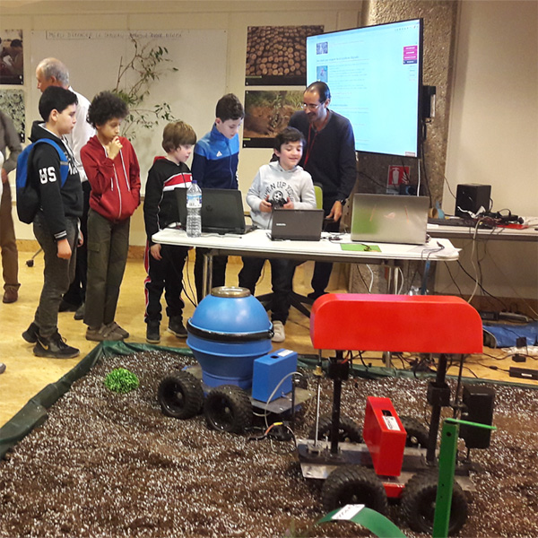 The R-Stepps project, led by a team from College de France and supported by Fondation Avril, aims to automate tree planting in dry lands, thanks to a coordinated fleet of small rustic robots with complementary features.